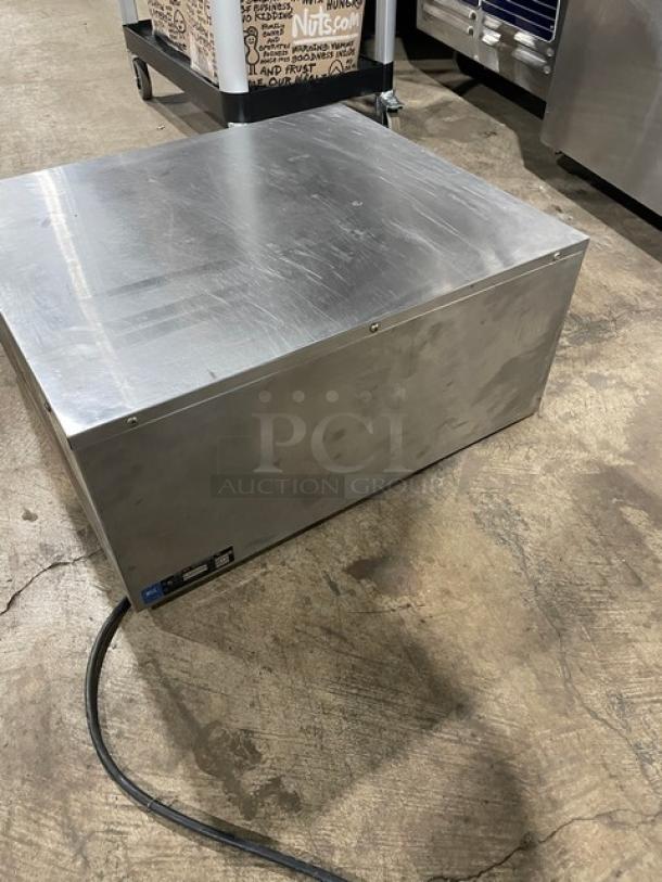 Star SST25 stainless steel electric bun warming drawer, model SST-25, SN: 0013668. Features 120V power. Good condition.