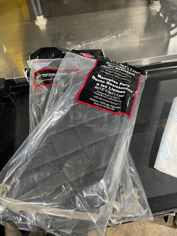Brand new Ritz Chef Line Series Pyrotex black 17" fire-resistant oven mitt, model CL2PX27BKBK, sealed in package.