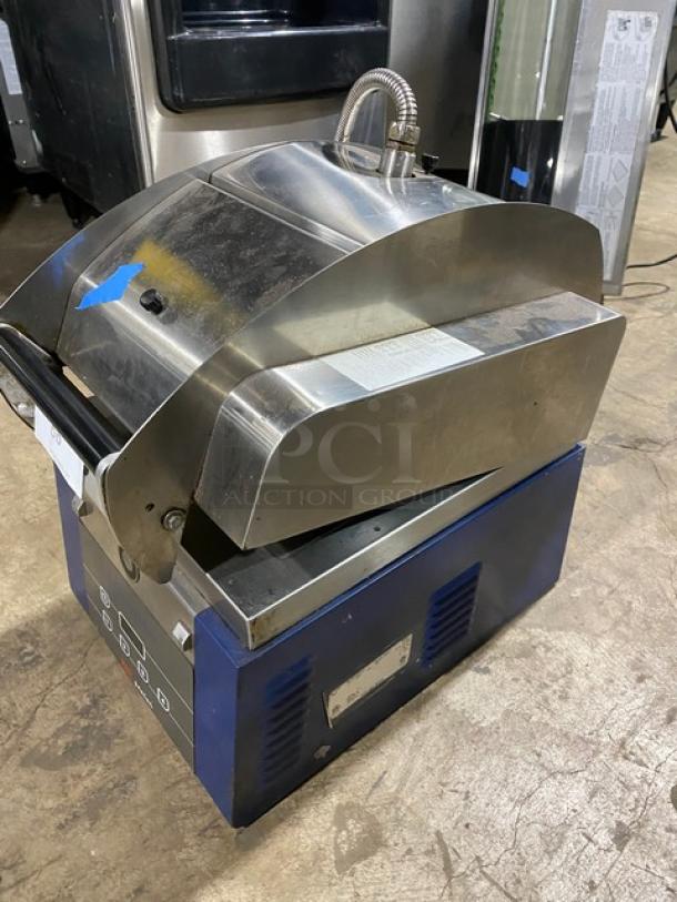 Electrolux 2015 stainless steel panini press, Model HSPPA1. Electric, countertop, on legs, 208V 1 phase, used condition.