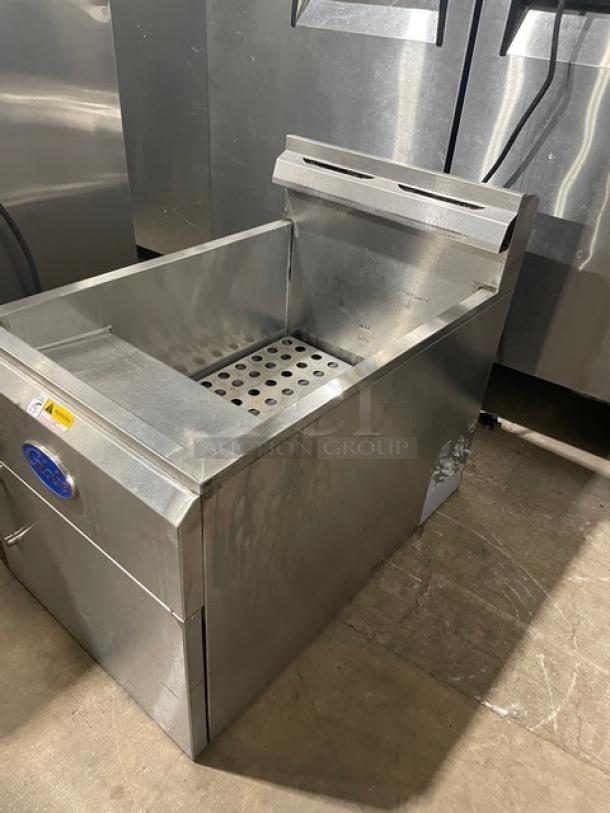 Globe commercial stainless steel natural gas deep fat fryer, includes backsplash and basket hanger, gently used condition.