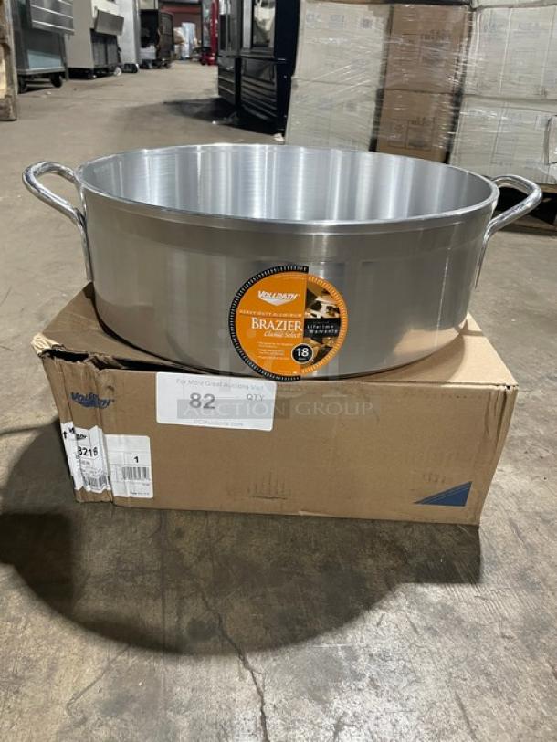 Brand new Vollrath Jacob Pride Series commercial aluminum 18 qt. brazier, Model 68218, with handles, on original box.
