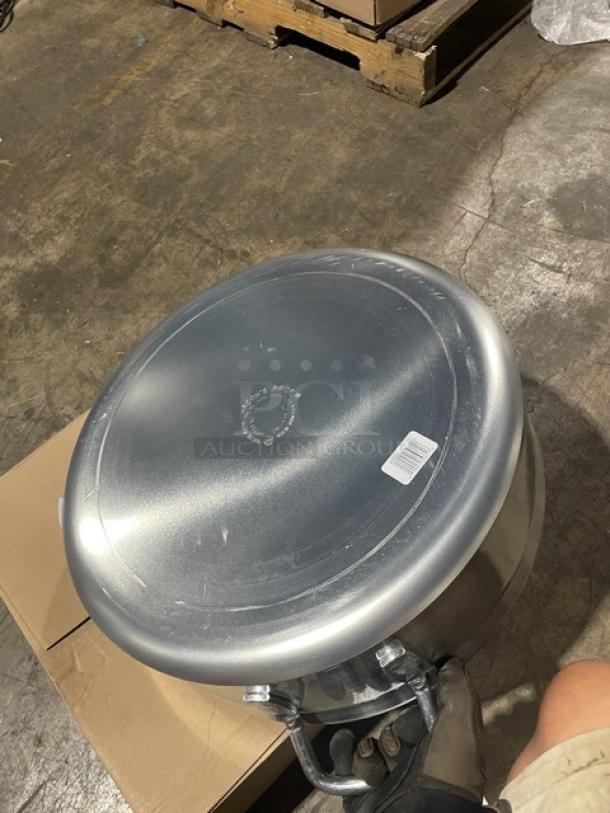 Brand new Vollrath Jacob Pride Series commercial aluminum 18 qt. brazier, model 68218, with handles, barcode visible.