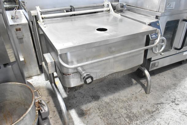 Groen BPM-40G stainless steel 40-gallon manual tilt braising pan, natural gas, ergonomic design, good condition.