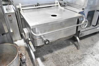Groen BPM-40G stainless steel 40-gallon manual tilt braising pan, natural gas, ergonomic design, good condition.