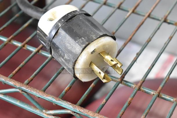 Plug of Hoshizaki KM-1340MRH Stainless Steel Ice Head. 208-230 Volts, 1 Phase. Good condition.