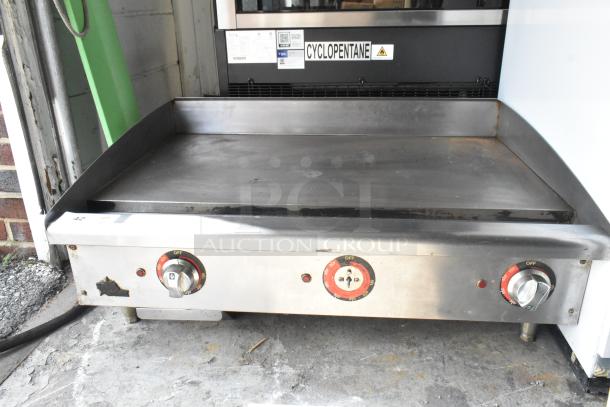 Star stainless steel commercial electric griddle, flat top, thermostatic controls, 208/240V, 1 phase, used condition.