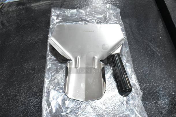 Brand new Pro Ware metal fry scooper with scratch and dent condition, in packaging. Durable stainless steel, plastic handle.