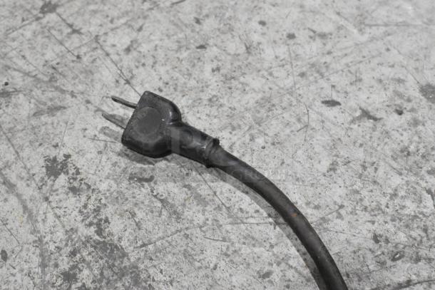 Toledo 3575EA Metal Countertop Scale, 110 Volts, 1 Phase, black power cord shown on a textured surface.