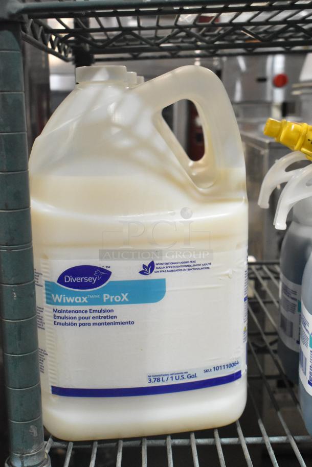 Diversey Wiwax Maintenance Emulsion, 1-gallon bottle, on shelf. Label emphasizes maintenance properties and absence of added PFAS.