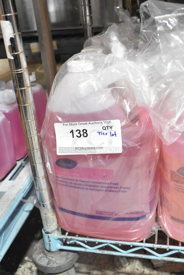 Tier lot of Diversey pan detergent, 3.78L, Scott foam cleanser, Purell sanitizer. Includes label indicating auction lot 138.
