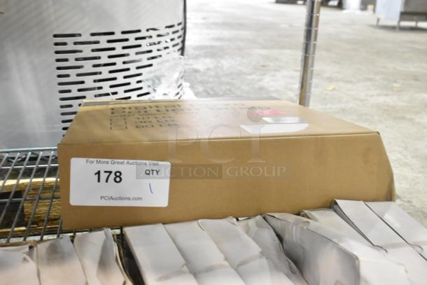 BRAND NEW SCRATCH AND DENT! AvaWeigh 334PZ10 PZ10 10 lb. pizza scale box with wireless display. Minor packaging wear.