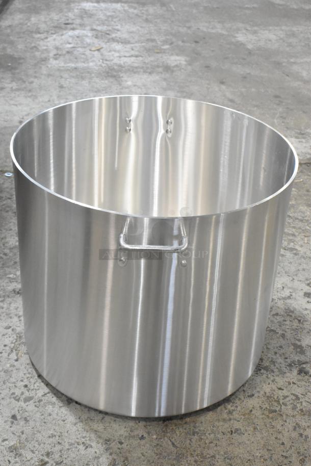 BRAND NEW Choice 471SP140QTHD 140 Qt. Heavy Weight Aluminum Stock Pot, metal finish, minor scratches visible.