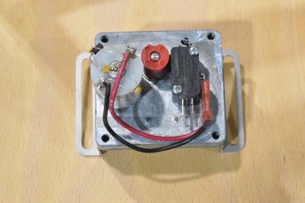 HP2HT689 Perfect Fry 83231 Motor and Gearbox Assembly, new scratch and dent. Compatible with PFC Series.