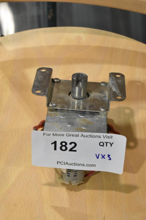 HP2HT689 Perfect Fry 83231 Motor and Gearbox Assembly, new, scratch and dent. Auction tag reads "182 QTY vx3."