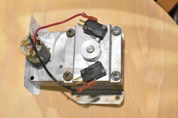 HP2HT689 Perfect Fry 83231 motor and gearbox assembly for PFC series. New scratch and dent condition.