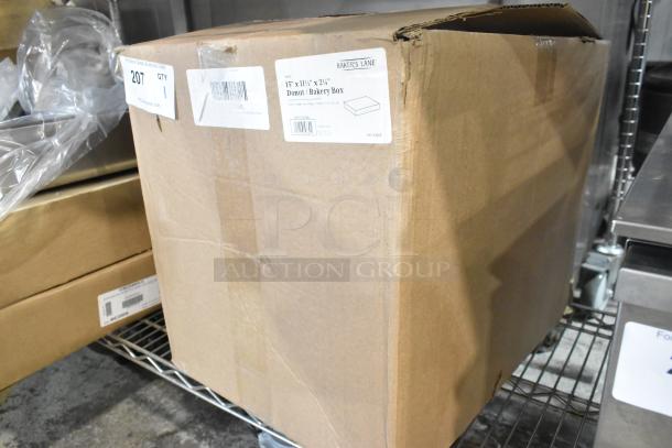 Bakers Lane 24515112CBBL donut/bakery box case, 15" x 11.5" x 2.25", white, auto-popup, 100/case. Box shows scratch and dent.