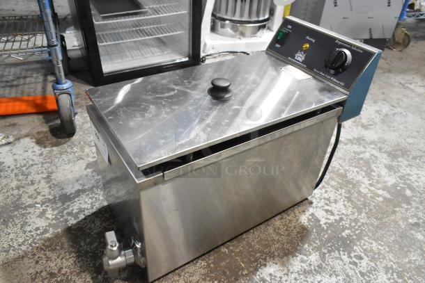 Carnival King 382CDF17A corn dog fryer, stainless steel, 37 lb capacity, with lid. Scratch and dent condition, 120V, 1 Phase.