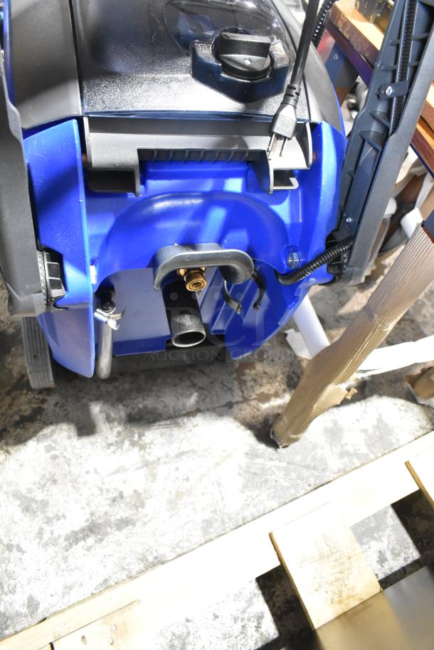 BRAND NEW Clarke EX40 16" carpet extractor, 7-gal capacity. Corded, minor scratches. Model 56265504.