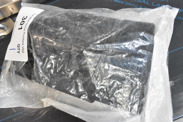 BRAND NEW SCRATCH AND DENT! Ford FL3Z-99000A25-B Plug Kit in original packaging, slight packaging wear, item intact.