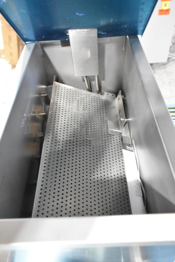 BRAND NEW Carnival King 382CDF17M 27 lb. Stainless Steel Corn Dog Fryer, scratch and dent, 208/240V, 1 Phase.