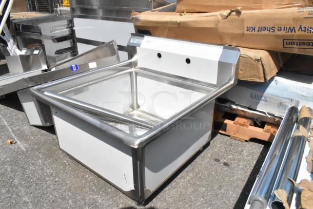 BRAND NEW! Steelton 522CS12424 29.5" stainless steel commercial sink, 24"x24"x12" bowl, no drainboard, visible tags.