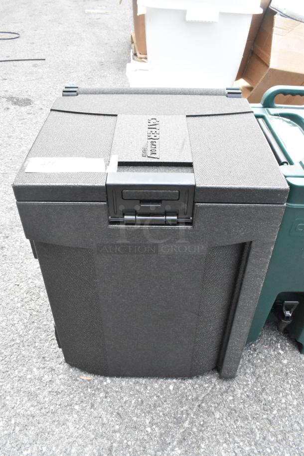 BRAND NEW CaterGator Dash 215EPPEL5 Black EPP Insulated Food Pan Carrier, 5 full-size pan capacity, front loading.
