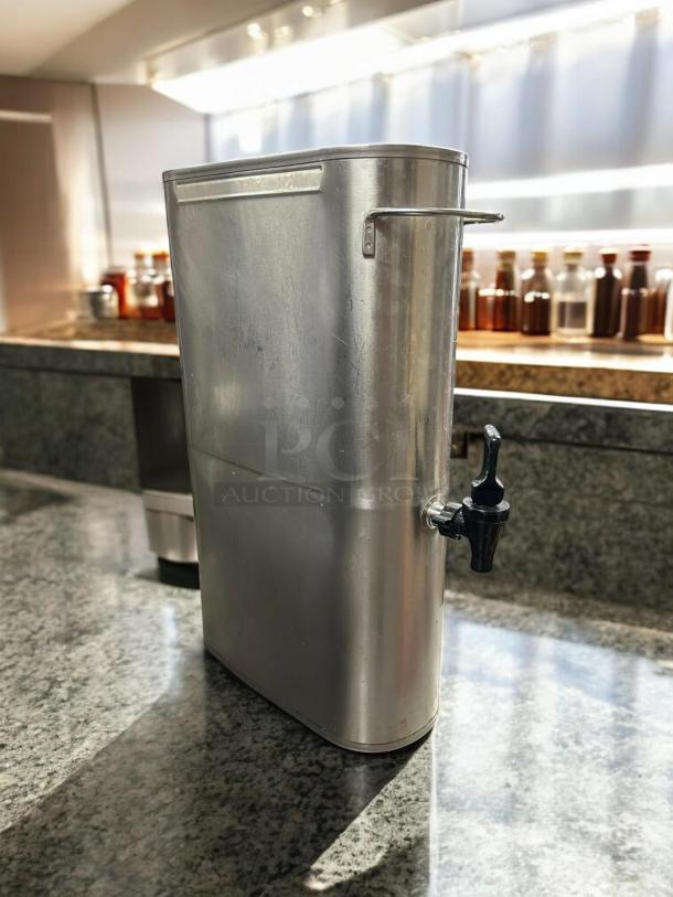 Bunn TDO-N-3.5 Narrow 3.5 Gallon Iced Tea Coffee Dispenser. Stainless finish, no handles, tested, fully operational.