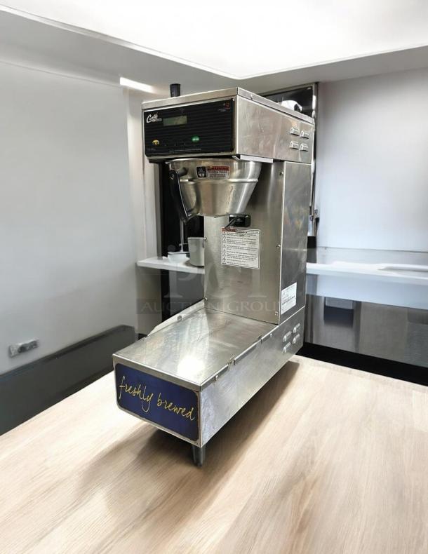 Curtis PTT-3 Iced Tea Brewer, 3 Gallon, 120 V, 60Hz, excellent condition, fully tested, stainless steel with "freshly brewed" sign.