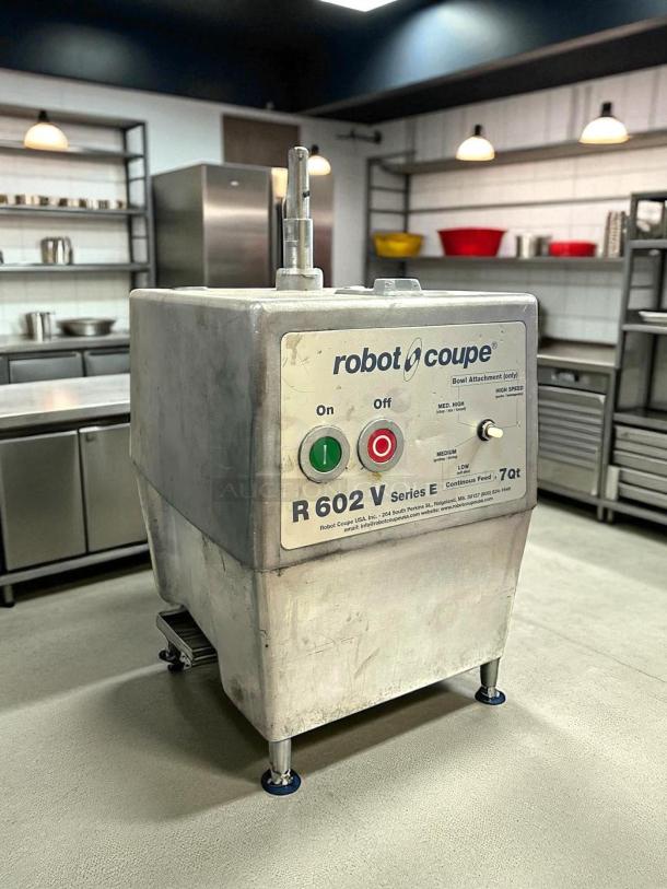 Robot Coupe R-602-V Series E food processor in great condition, 7 qt capacity, tested and working, stainless steel finish.