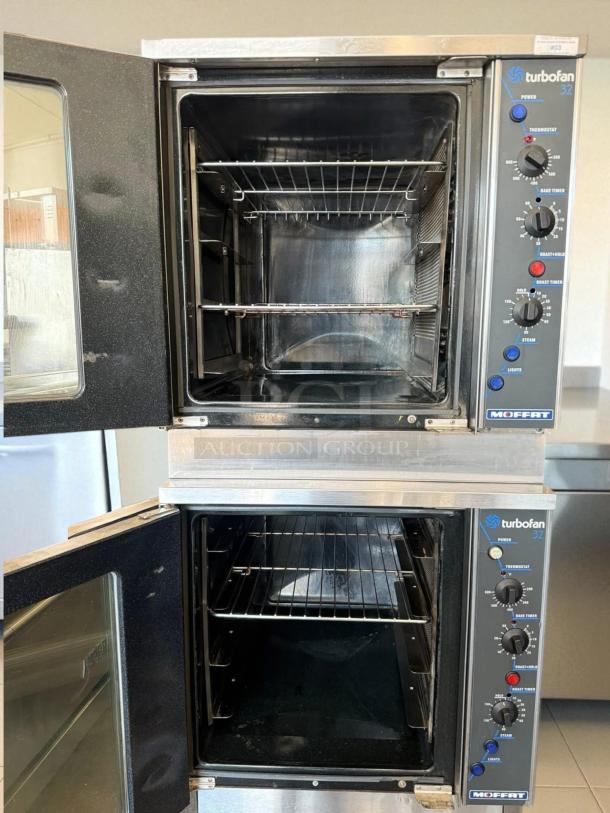 Moffat Turbofan E32MS/2 double stacked electric convection ovens in excellent condition, fully tested and working.