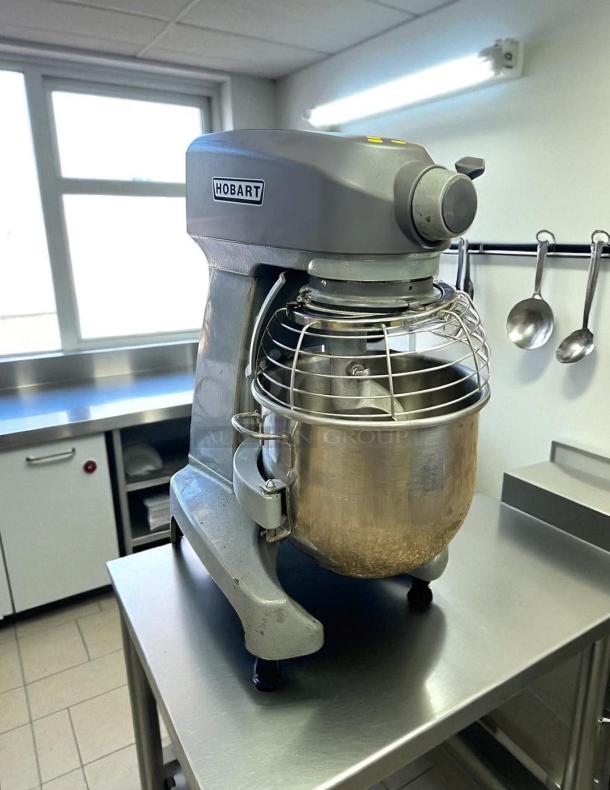Hobart HL200-1STD Legacy+ 20 Qt planetary bench mixer in excellent condition, fully tested, 1/2 HP, 100-120v.