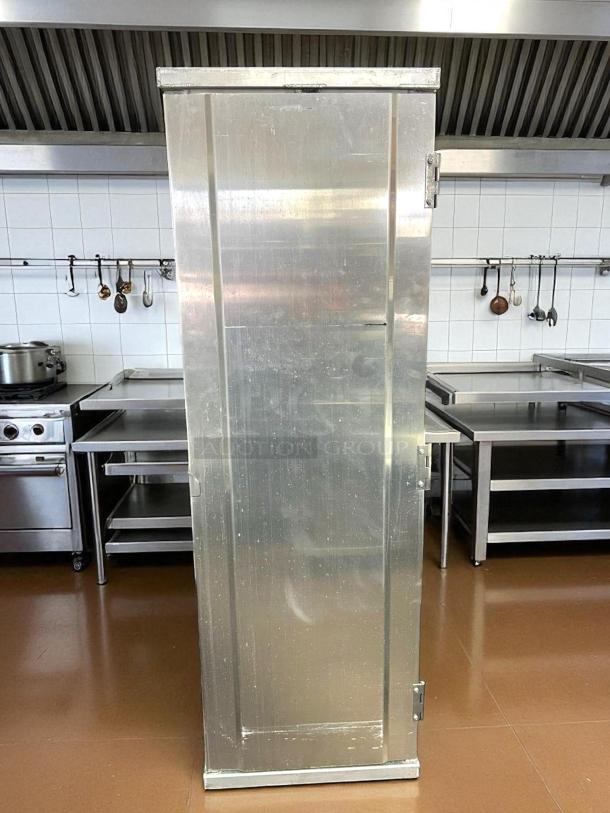 New Age Industrial 129PH full-size enclosed bun pan rack, holds 40 pans, excellent condition, fully tested and working.