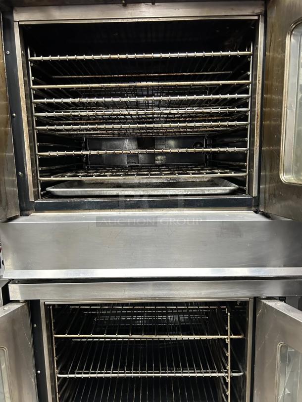 Montague 2-115A Vectaire Convection Oven, natural gas, dual deck, excellent condition, fully tested.