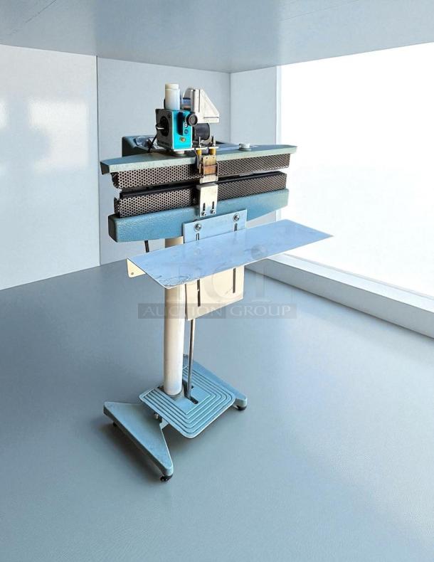12" Constant Heat Foot Sealer, Lined Jaw model, excellent condition, 115v, tested and working, sturdy metal construction.