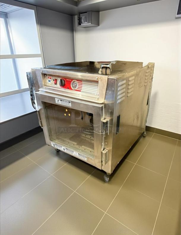 Metro C563L-SFC-L heated holding cabinet, under-counter model with clear doors, tested and working. 120V, 1PH.