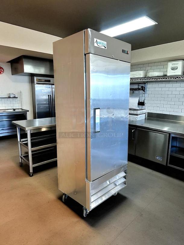 Avantco A-19F-HC 29" solid door reach-in freezer in like new condition, stainless steel, tested and working.