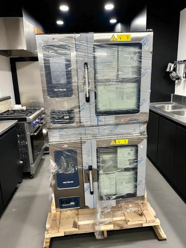 Alto-Shaam 7-20G PRO double full-size combi-oven, boilerless, natural gas, brand new, wrapped in protective film.