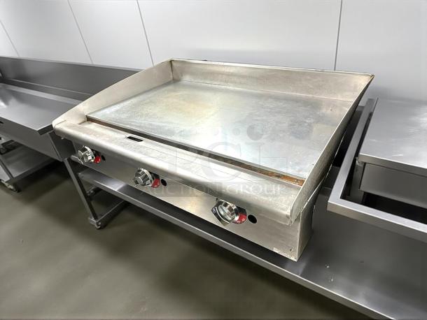 Star 636TF 36" gas griddle with thermostatic controls, 1" steel plate, tested and working, in great condition.