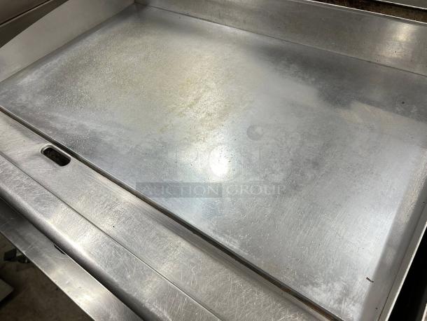 Star 636TF 36" gas griddle, great condition, 1" steel plate, thermostatic controls, convertible gas, tested and working.