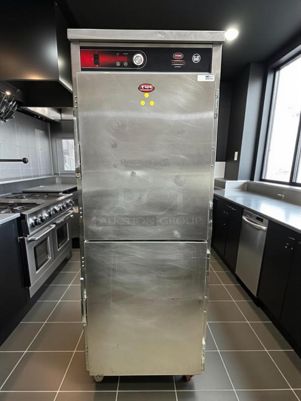 FWE UHST-13 solid door mobile heated holding cabinet, 13 pan capacity, stainless steel, 30.75" W, 35.25" D, 120V.