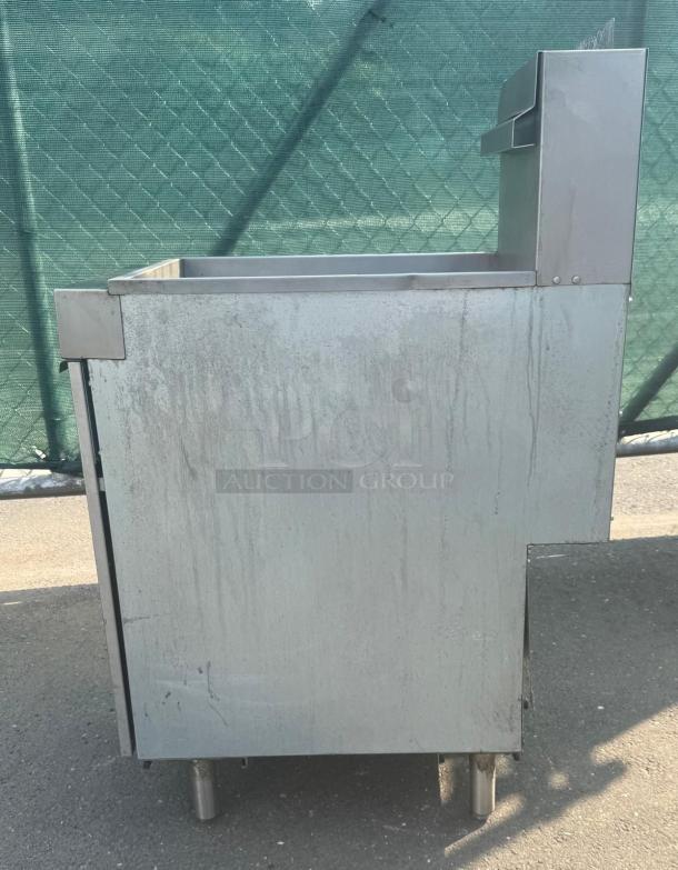 Vulcan Natural Gas Floor Fryer, model 1VEG35M-1, 35-40 lb. capacity, 70,000 BTU, millivolt controls, exterior shows wear.