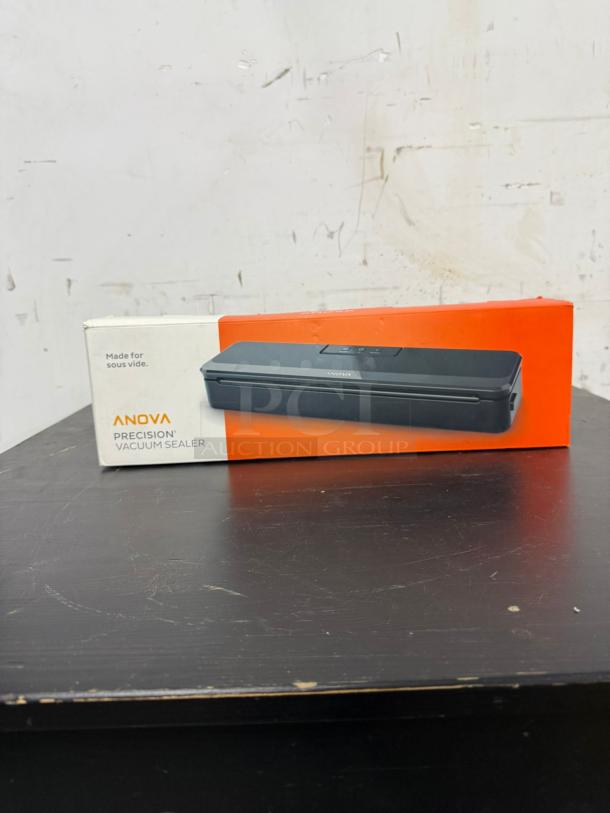 Anova Precision Pro Vacuum Sealer, black, in original packaging. Made for sous vide. Model: Vacuum Sealer. Condition: New.
