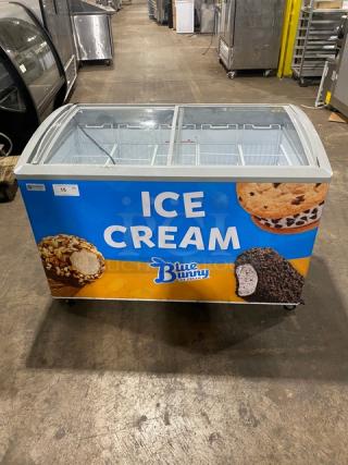 Excellence Commercial White Curved Top Free-Standing Blue Bunny Style Ice Cream/Frozen Yogurt Merchandiser Chest Freezer! With Double Sliding Glass Top/Lid! With Poly Coated Wire Baskets! Model: VB-5HC! 115V 1 Phase! - Item #1199605