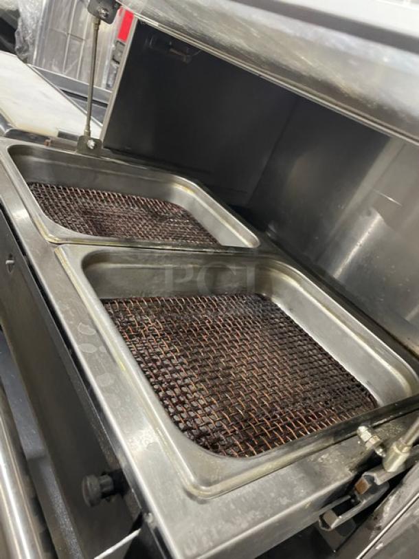 Hatco Glo-Ray GRMW-3 stainless steel food warmer, dual bins, electric, 120V, used, good condition. Model: GRMW-3 SN: 4219361345.