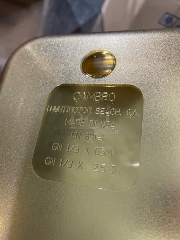 Brand new Cambro commercial amber 1/3-size food pan, model 32HP150, 2.5" deep, made in USA, high-temperature resistant.