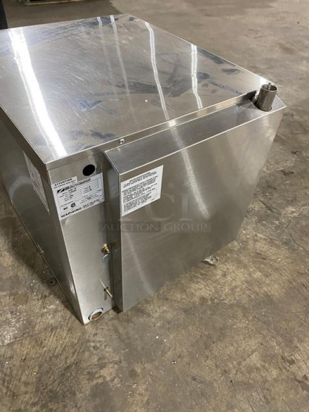 Southbend Strato Steam Series STRE5D electric countertop steamer, stainless steel, 5-pan capacity, built-in pan rack, 208V 3-phase, labels visible.