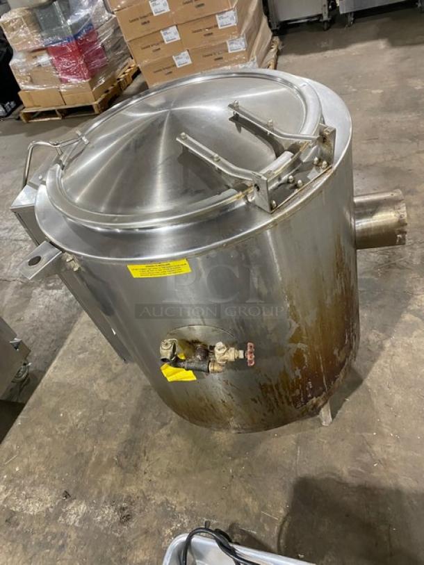 Groen AH/1-40 stainless steel steam jacketed kettle, natural gas powered, 40 lb capacity, stationary, on legs, model SN 49571.