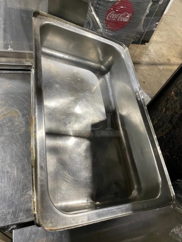 Lot of commercial stainless steel hotel/steamtable pans, second-hand, good condition, minor wear, ideal for catering use.