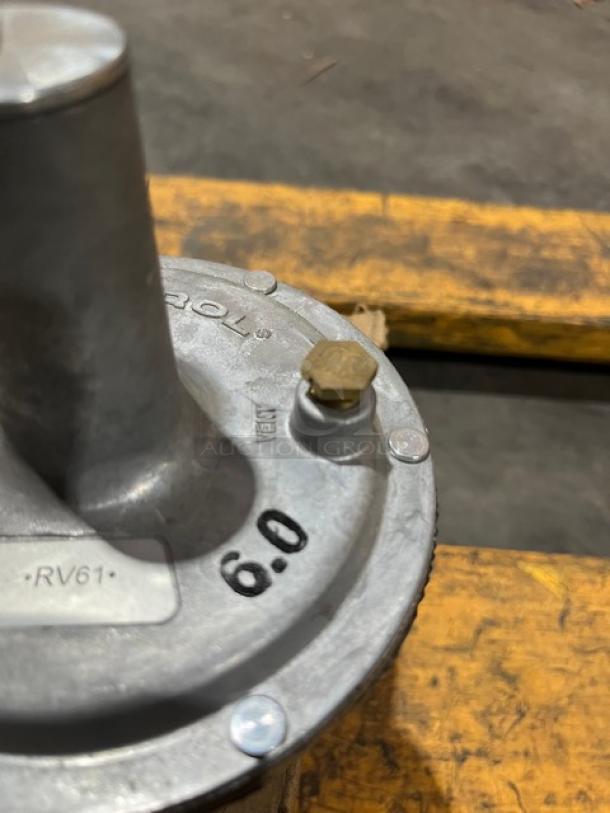 Brand new Vulcan 1-1/4" natural gas pressure regulator, model PRESREGNA114. Features RV61 marking and 6.0 label.