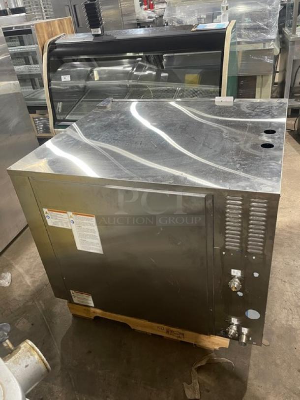 Alto-Shaam Prodigy Pro CTP7-20E 8-pan combi oven, stainless steel, electric, digital controls, new condition, on legs.
